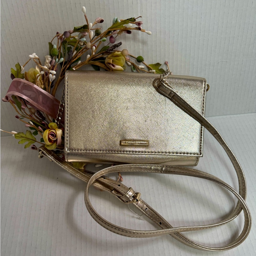 New York & Company women’s metallic Gold Crossbody Bag. Pre owned.